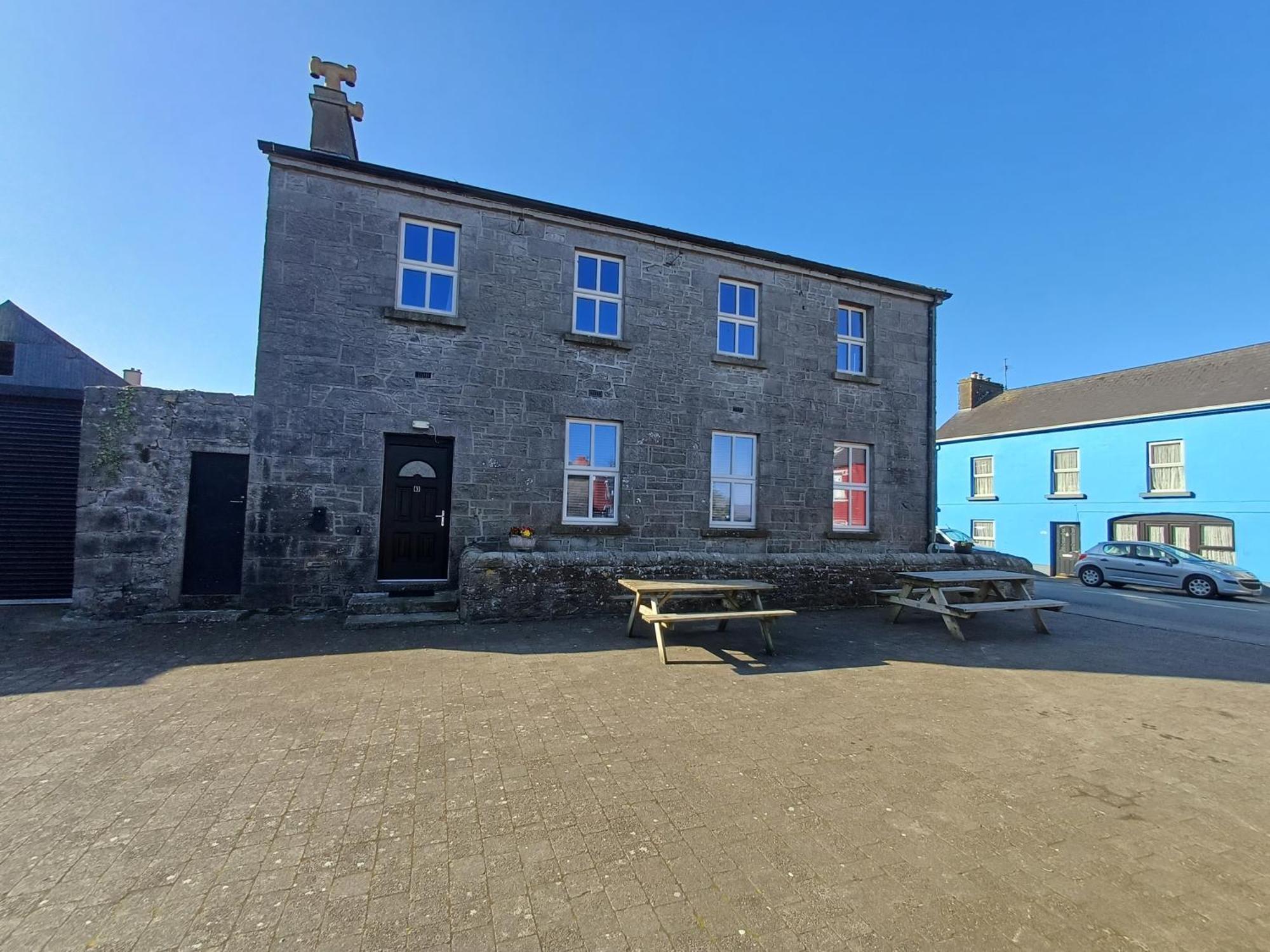 Clonbur House - Two Bedroom Village Apartment Galway Exterior photo
